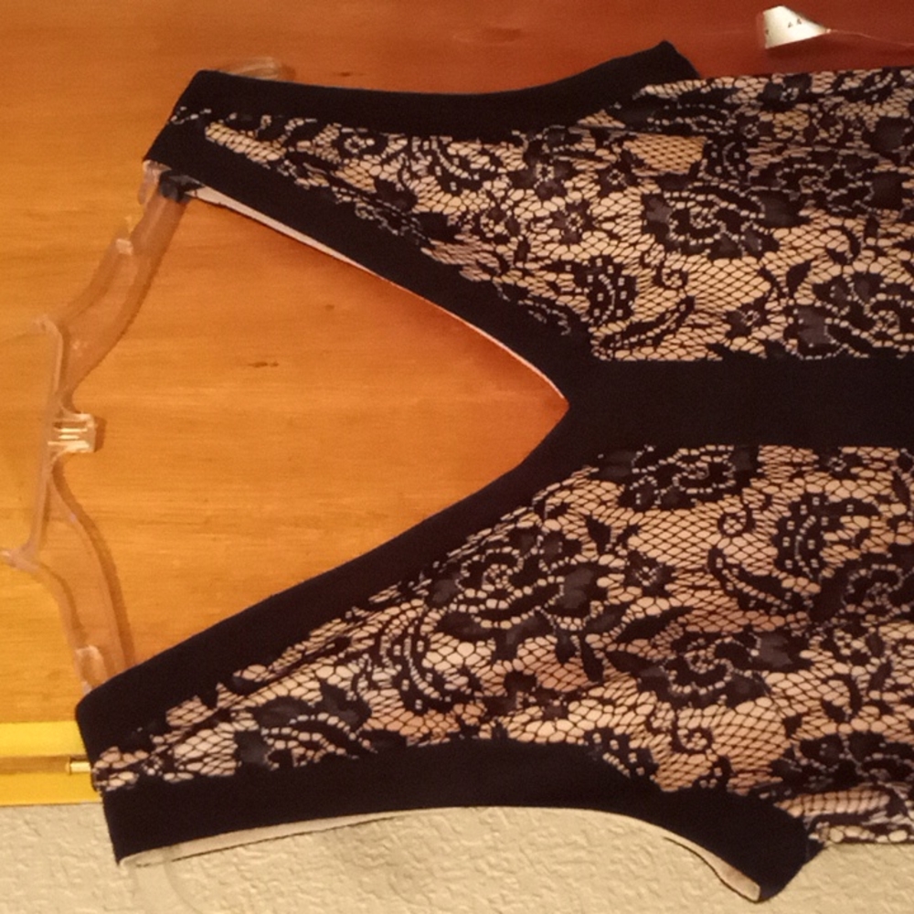 Dress - Picture 3 of 4